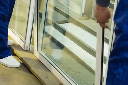 Commercial Glass Repair Technician in Miramar